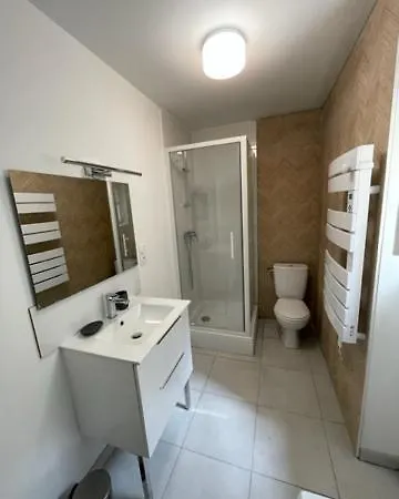 Appartement Climatise Avec Cour En Centre Ville Carpentras Exterior foto